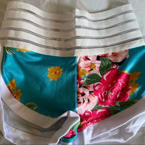 Summer wear 2 pcs set Deep V neck Push-up Bralette and short  Size M - Picture 7 of 10